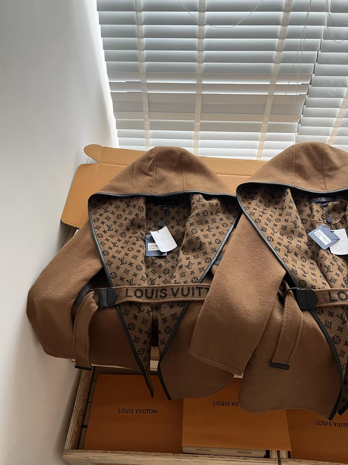 루이비통 모노그램 벨트 여성용 쇼트 코트 상세 이미지 55