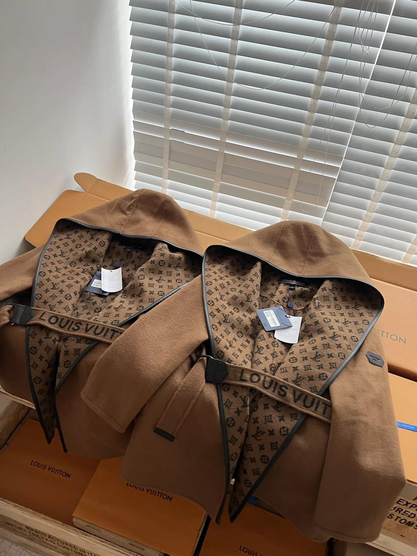 루이비통 모노그램 벨트 여성용 쇼트 코트 상세 이미지 57
