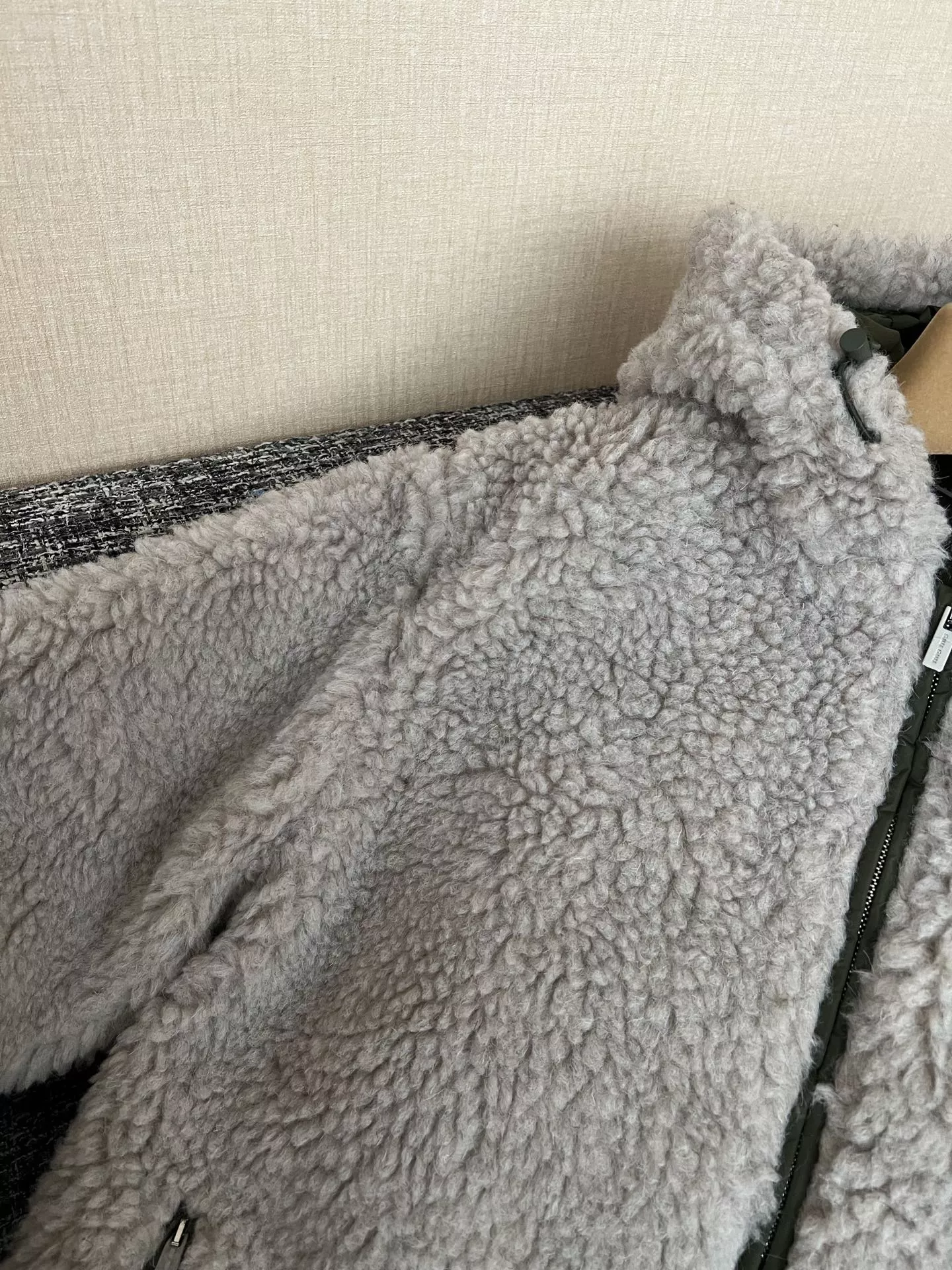 미우미우 보아 후드 집업 여성용 플리스 재킷 상세 이미지 22