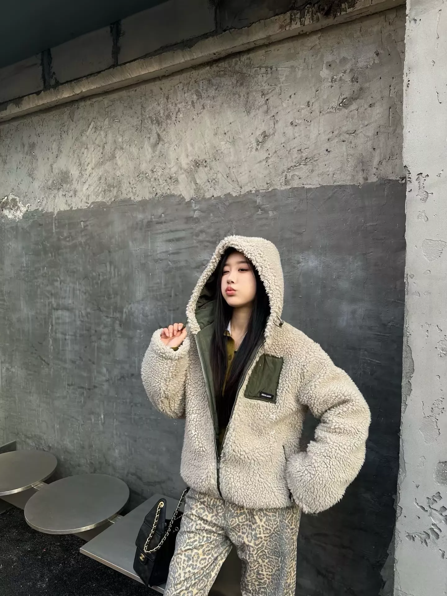 미우미우 보아 후드 집업 여성용 플리스 재킷 상세 이미지 67