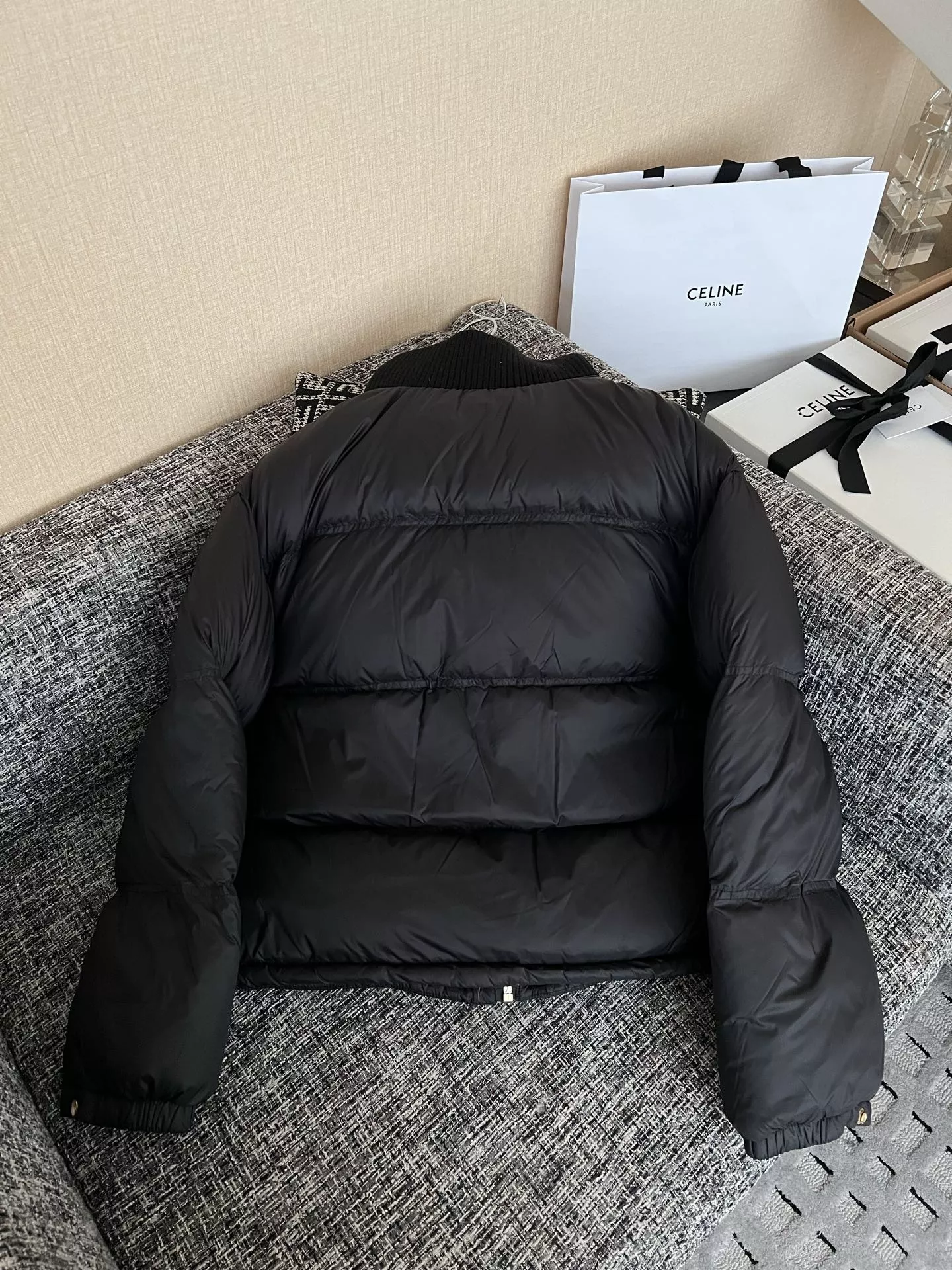 셀린느 우븐 퀼팅 여성용 쇼트 패딩 상세 이미지 27