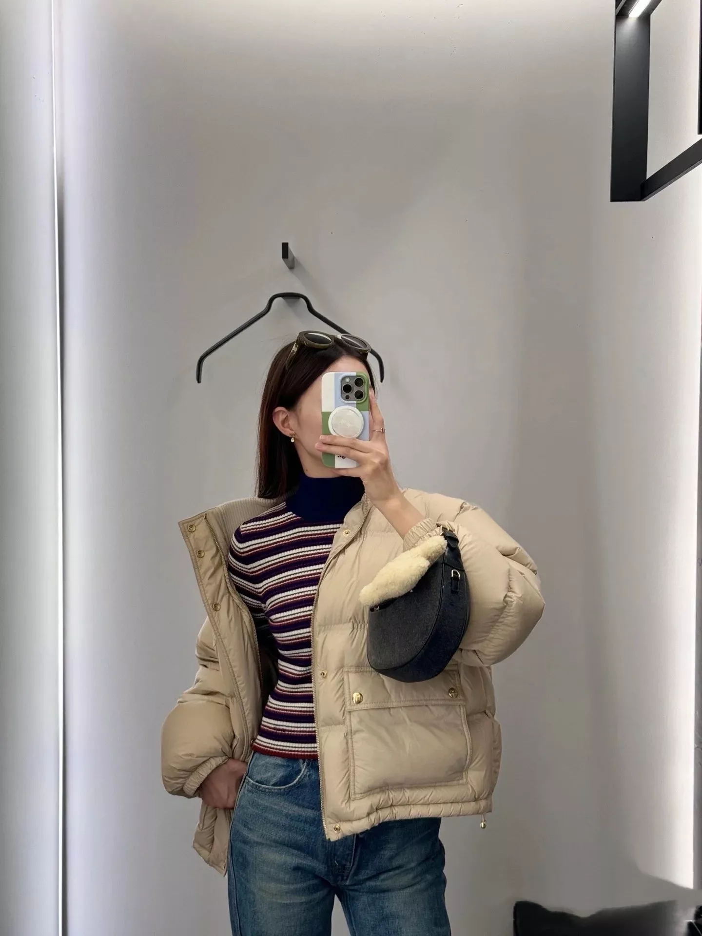 셀린느 스탠드넥 퀼팅 여성용 쇼트 패딩 상세 이미지 60