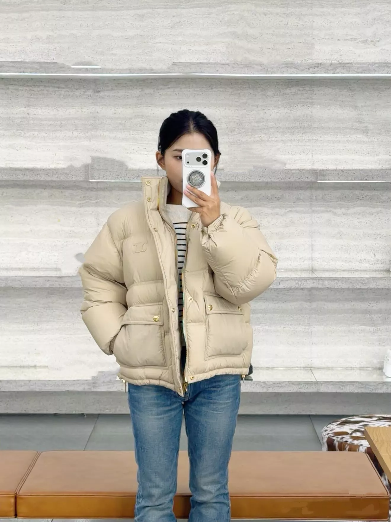 셀린느 스탠드넥 퀼팅 여성용 쇼트 패딩 상세 이미지 65