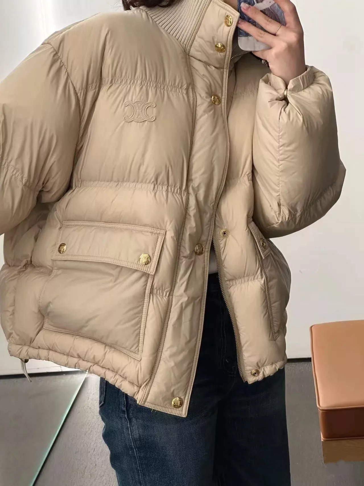 셀린느 스탠드넥 퀼팅 여성용 쇼트 패딩 상세 이미지 66
