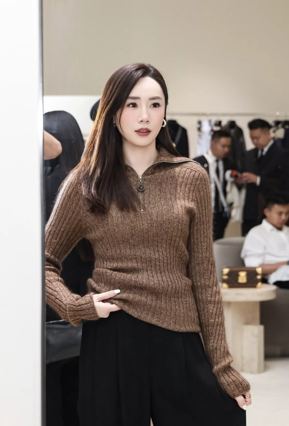루이비통 하이넥 반집업 여성용 긴소매 니트 상세 이미지 11