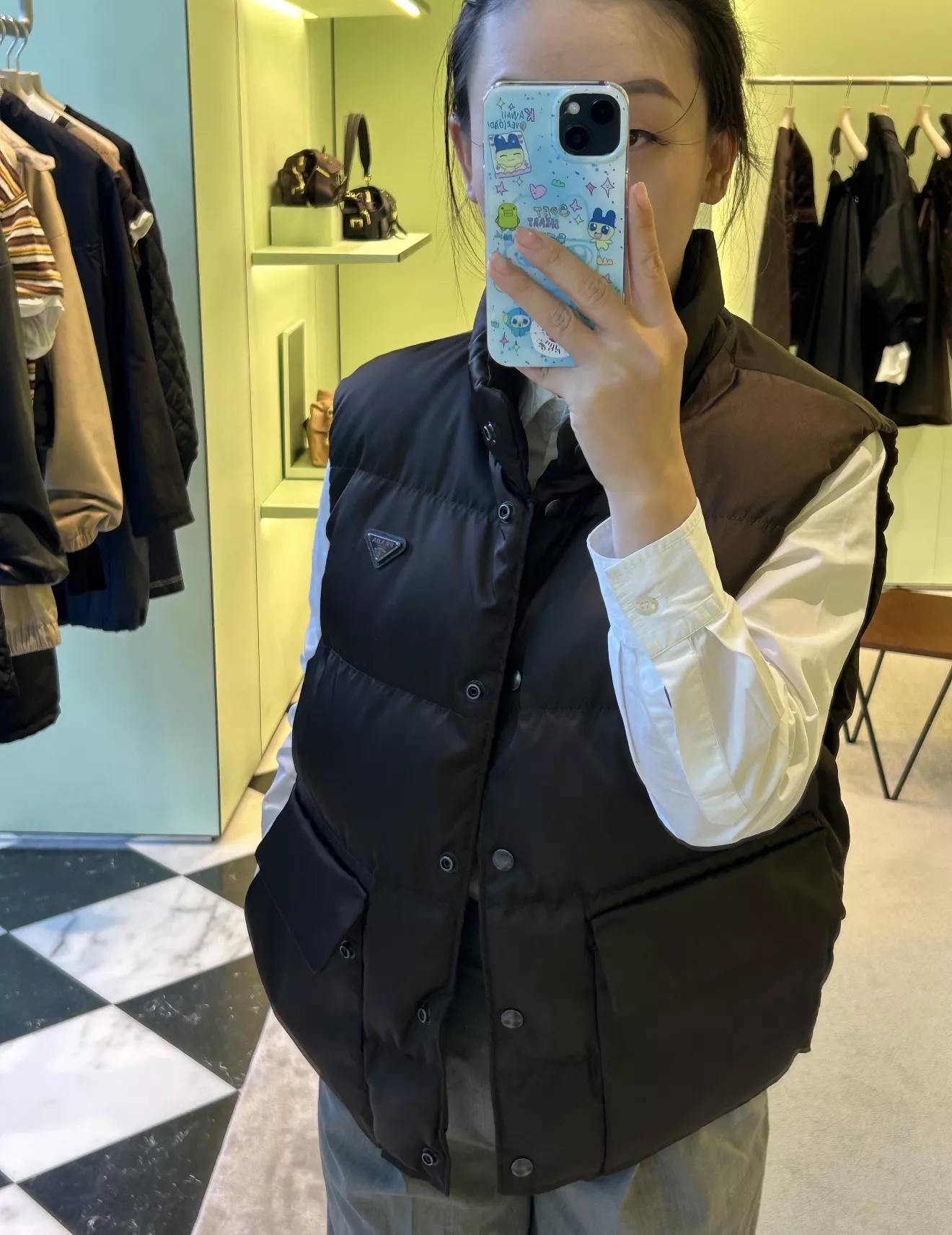 프라다 삼각 배지 스냅 여성용 패딩 조끼 상세 이미지 13