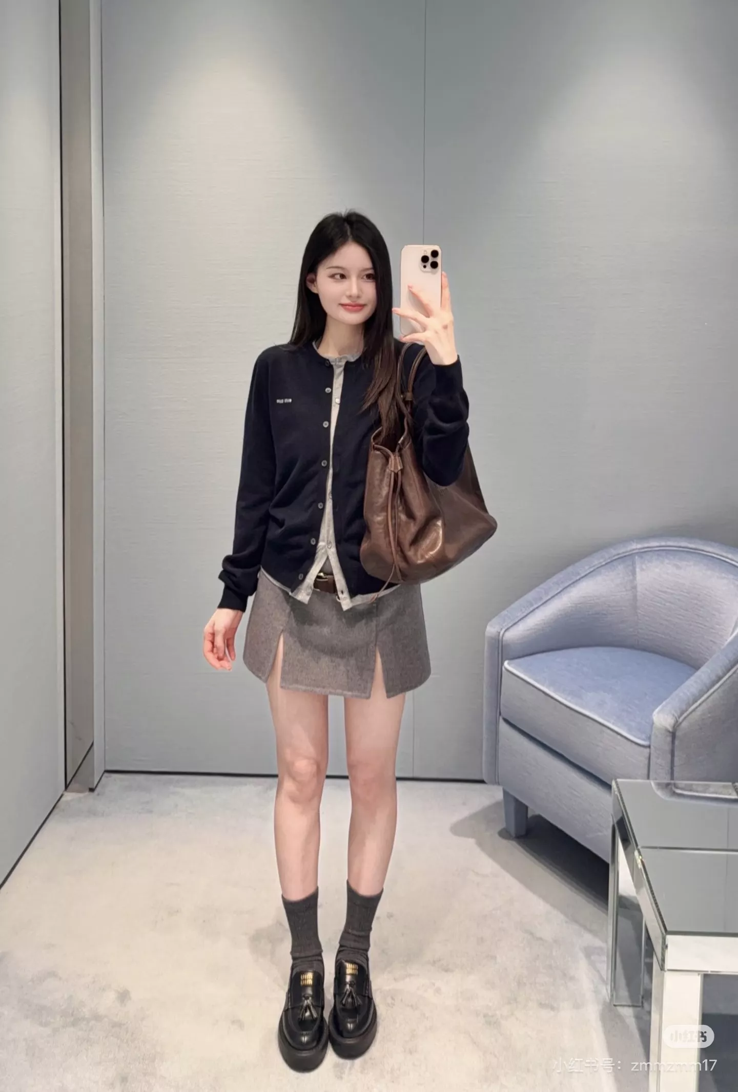 미우미우 배색 라운드넥 여성용 긴소매 가디건 상세 이미지 12