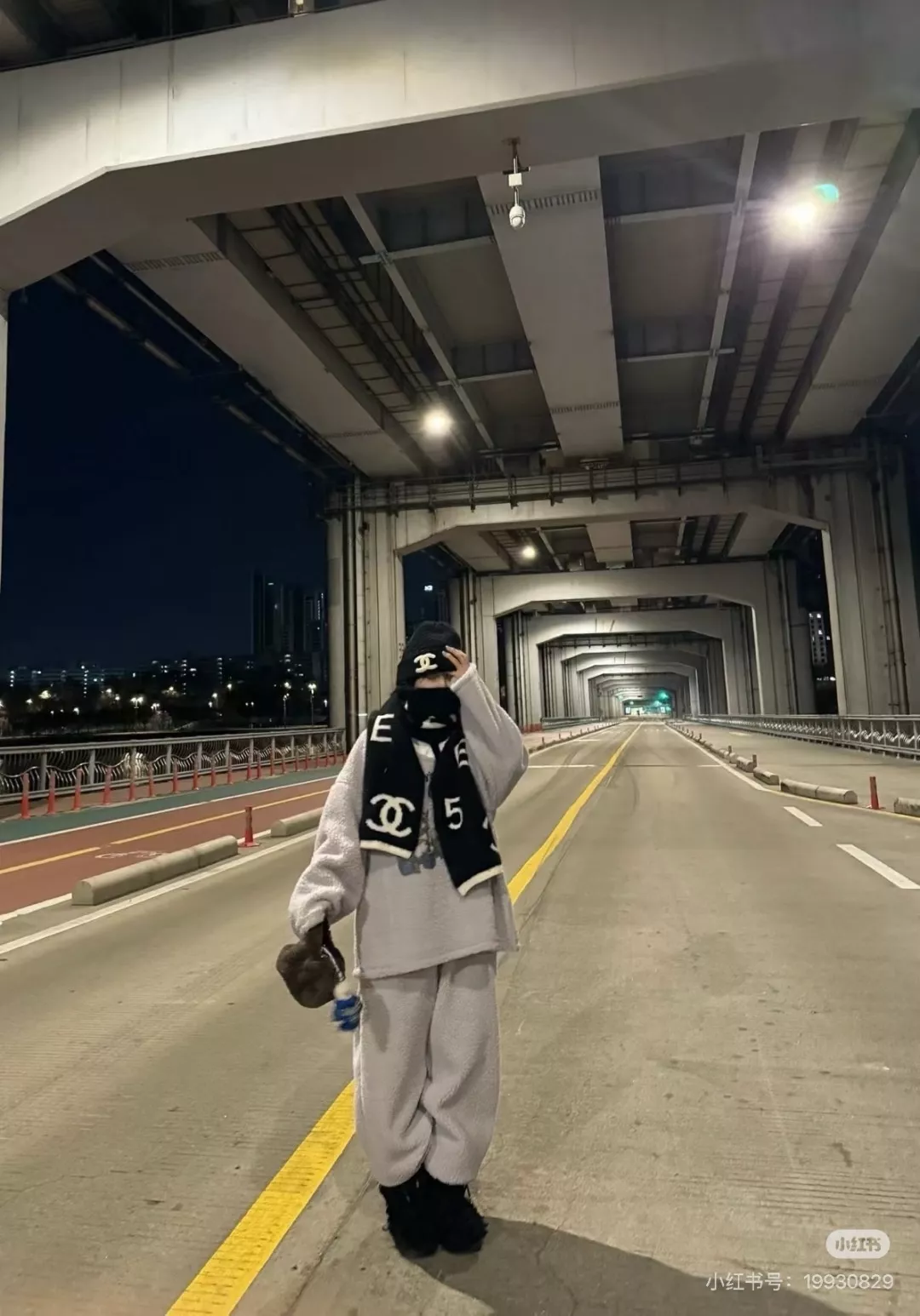 샤넬 레터링 로고 캐시미어 직사각 머플러 상세 이미지 10