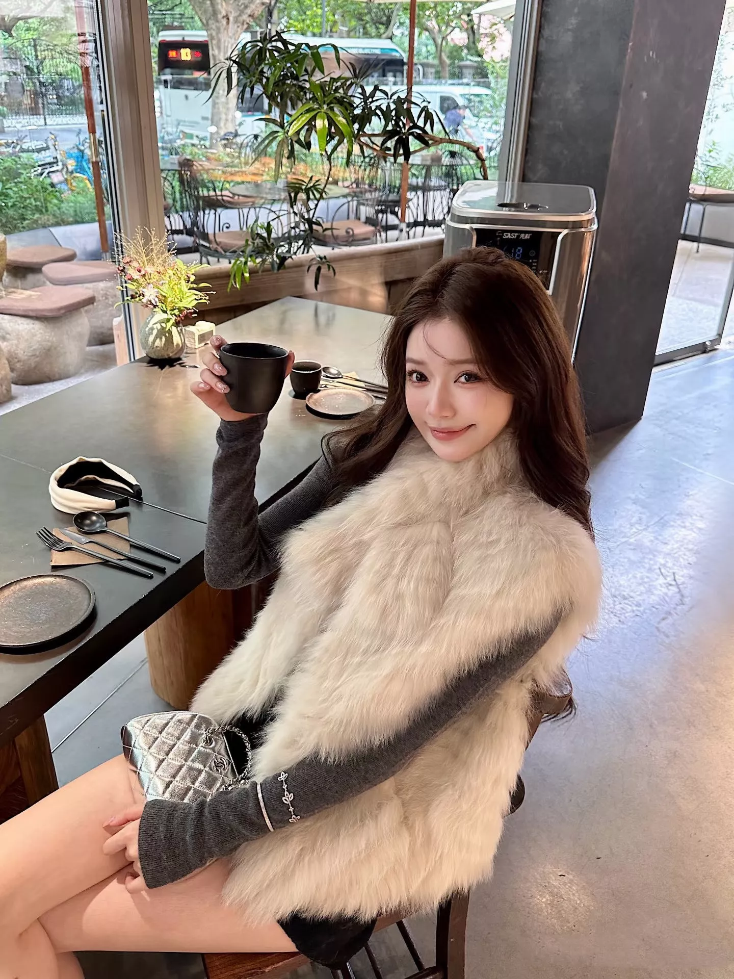 펜디 그라데이션 여우털 여성용 모피 조끼 상세 이미지 13