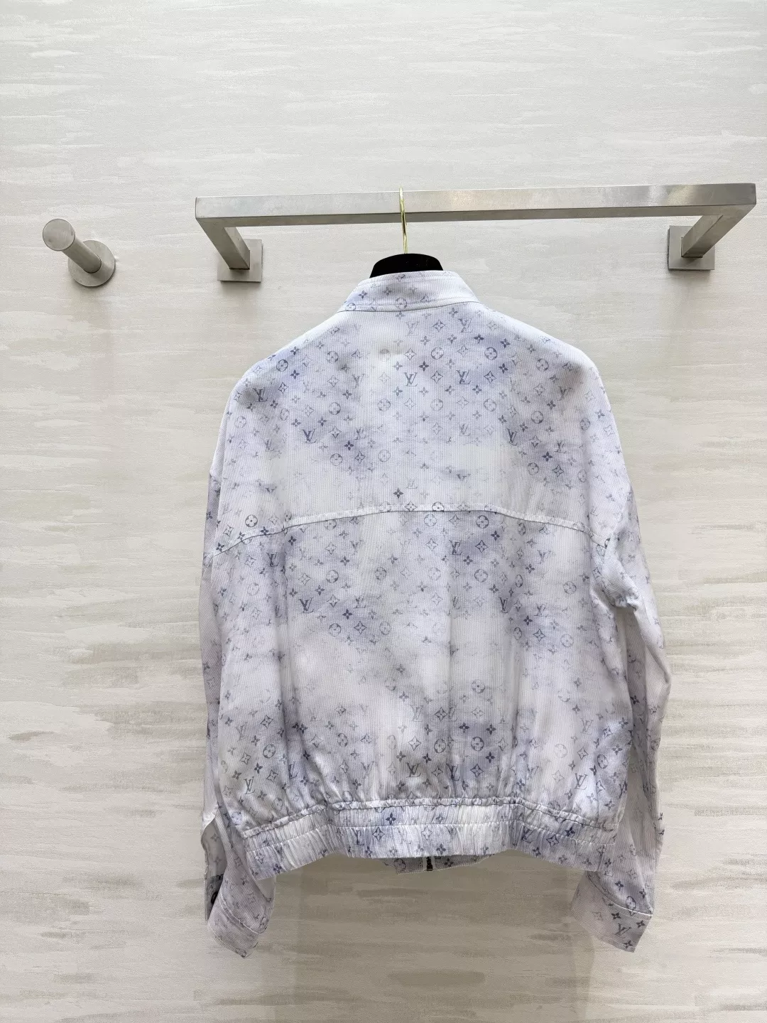 루이비통 수묵 프린트 실크 여성용 버튼 재킷 상세 이미지 9