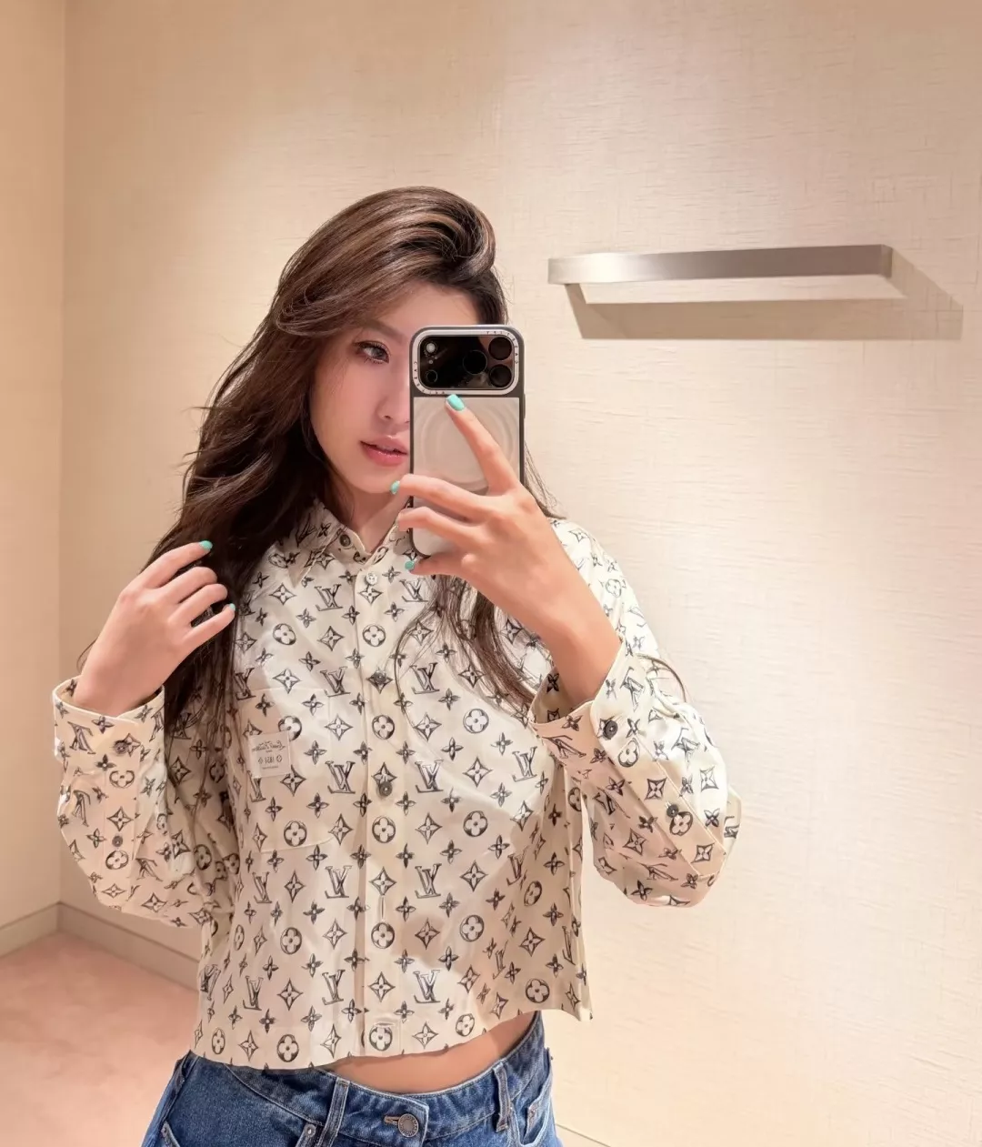 루이비통 모노그램 실크 새틴 여성용 긴소매 셔츠 상세 이미지 10