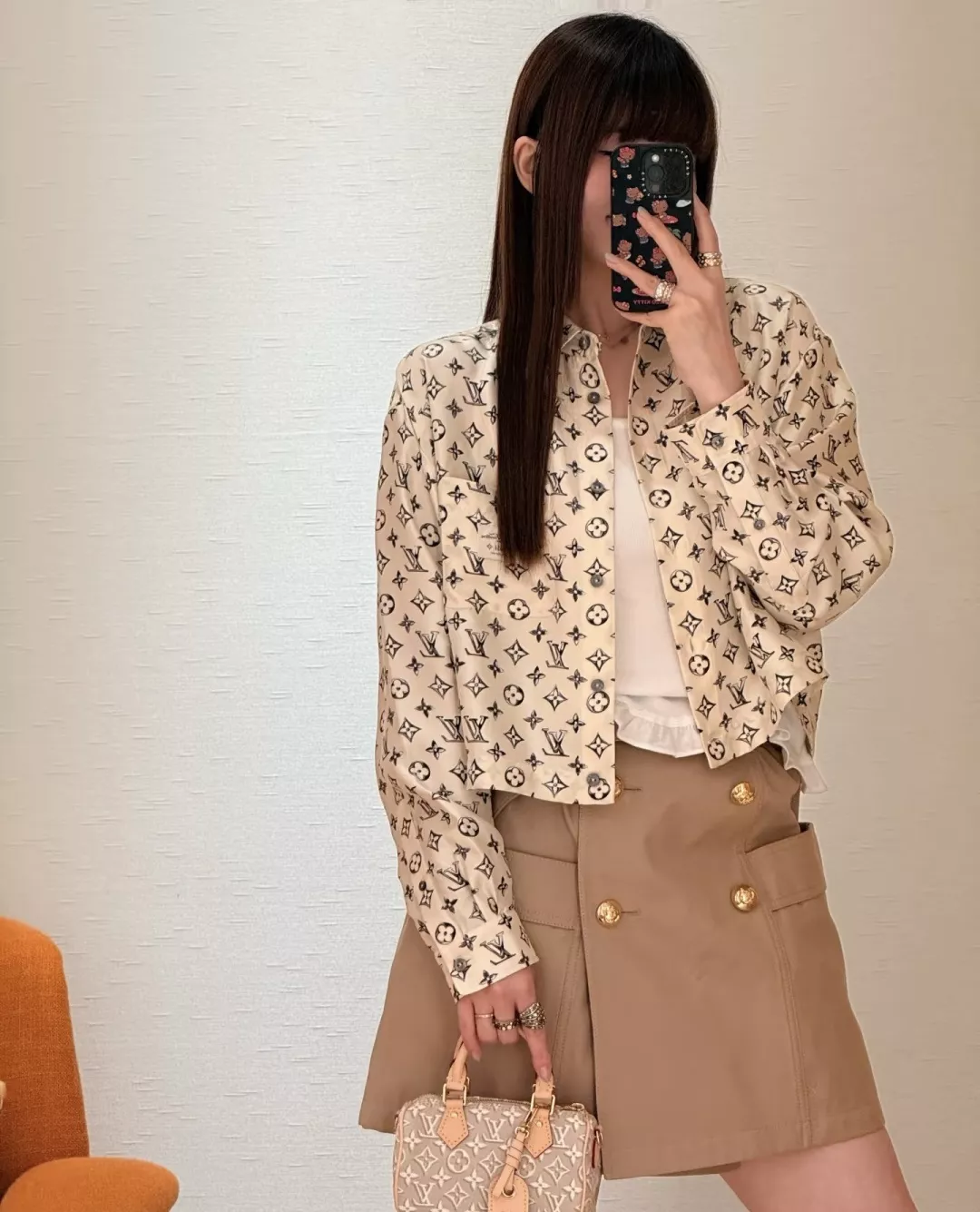 루이비통 모노그램 실크 새틴 여성용 긴소매 셔츠 상세 이미지 17
