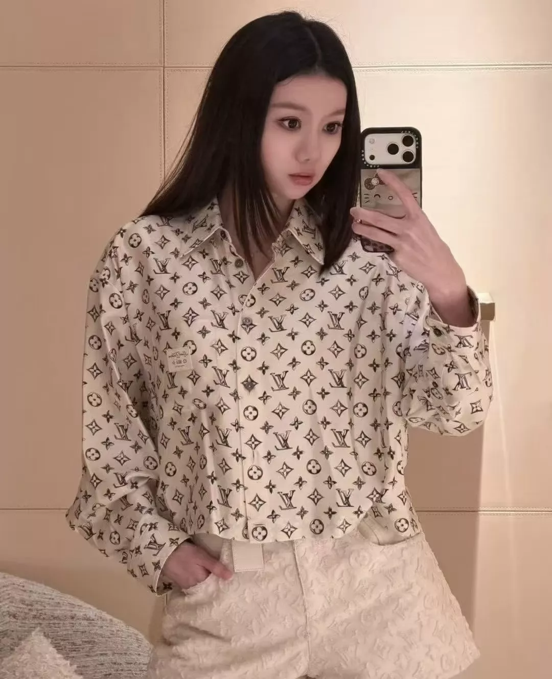 루이비통 모노그램 실크 새틴 여성용 긴소매 셔츠 상세 이미지 18
