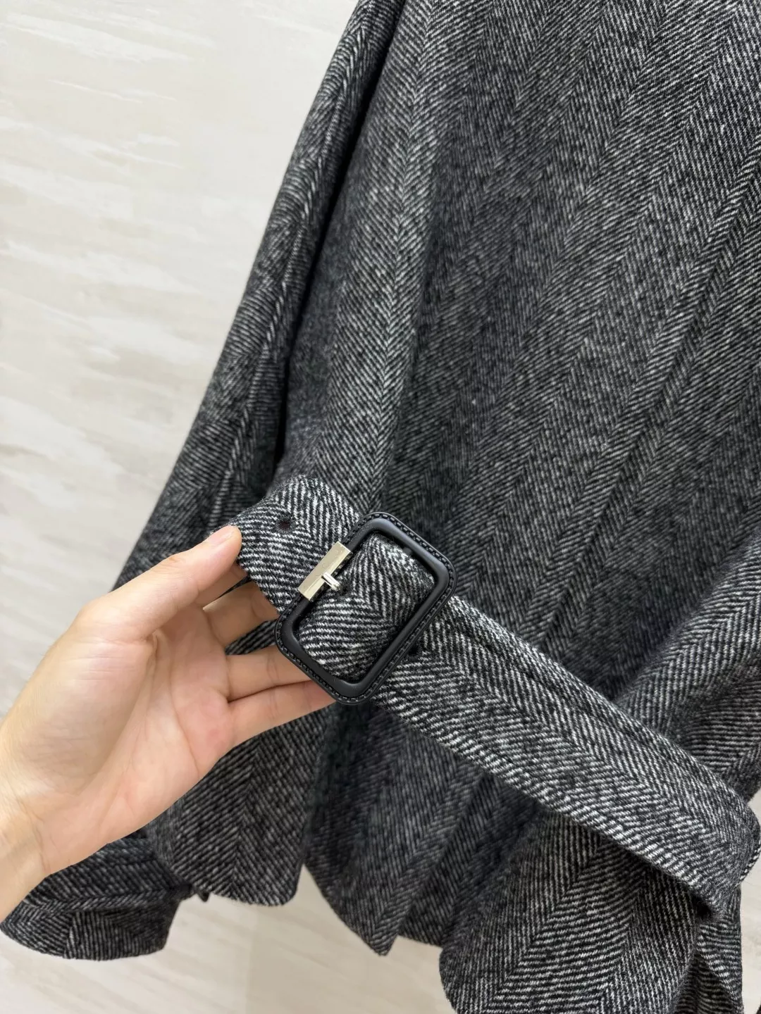 알렉산더맥퀸 헤링본 울 벨트 여성용 쇼트 코트 상세 이미지 3