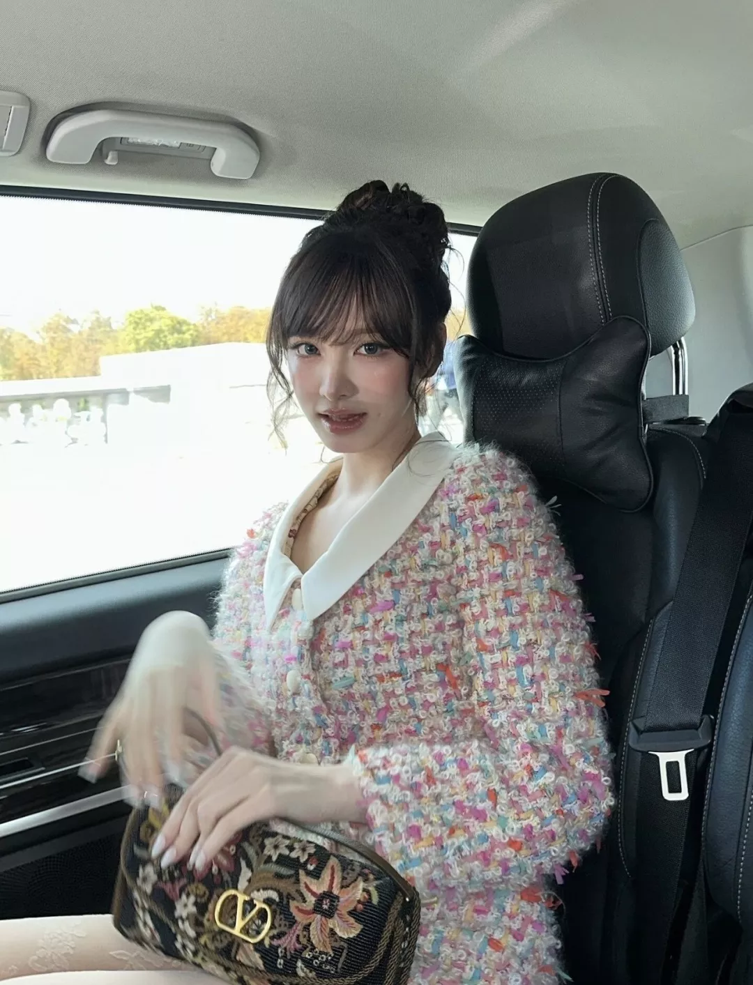 발렌티노 배색 칼라 크롭 여성용 트위드 재킷 상세 이미지 13