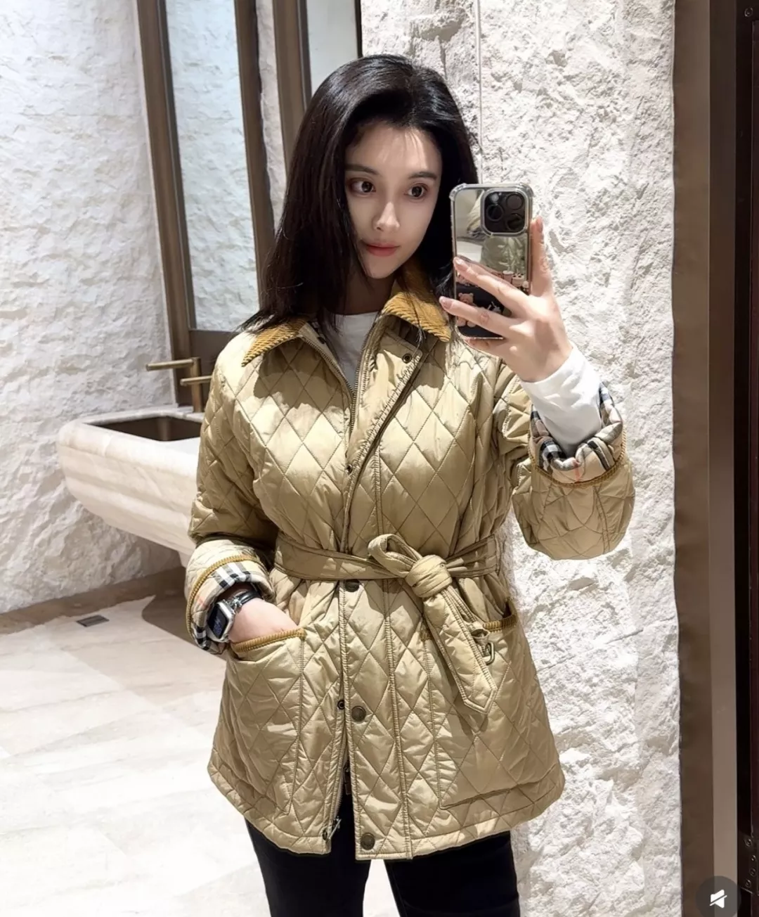 버버리 코듀로이 칼라 퀼팅 여성용 쇼트 패딩 상세 이미지 14