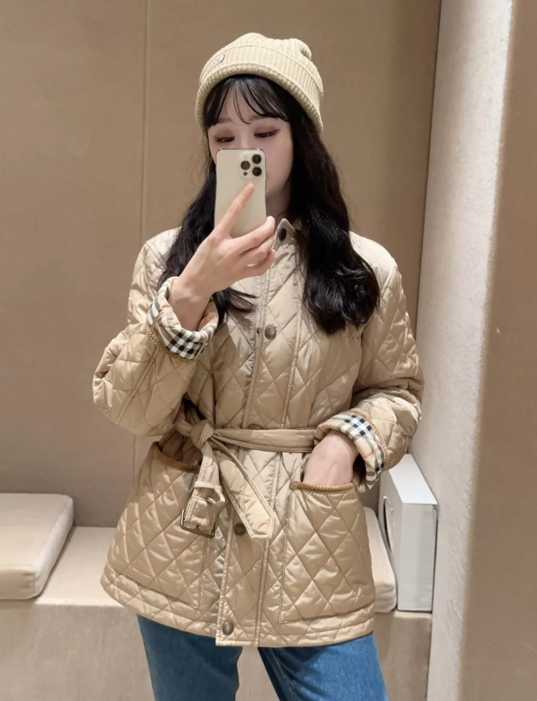 버버리 코듀로이 칼라 퀼팅 여성용 쇼트 패딩 상세 이미지 18