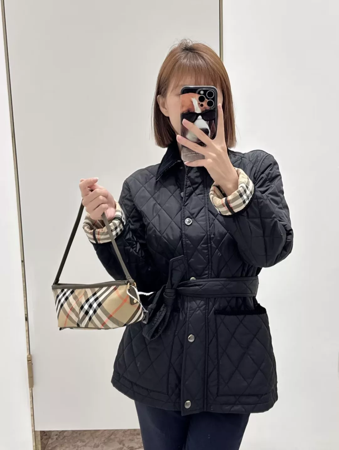 버버리 코듀로이 칼라 퀼팅 여성용 쇼트 패딩 상세 이미지 31