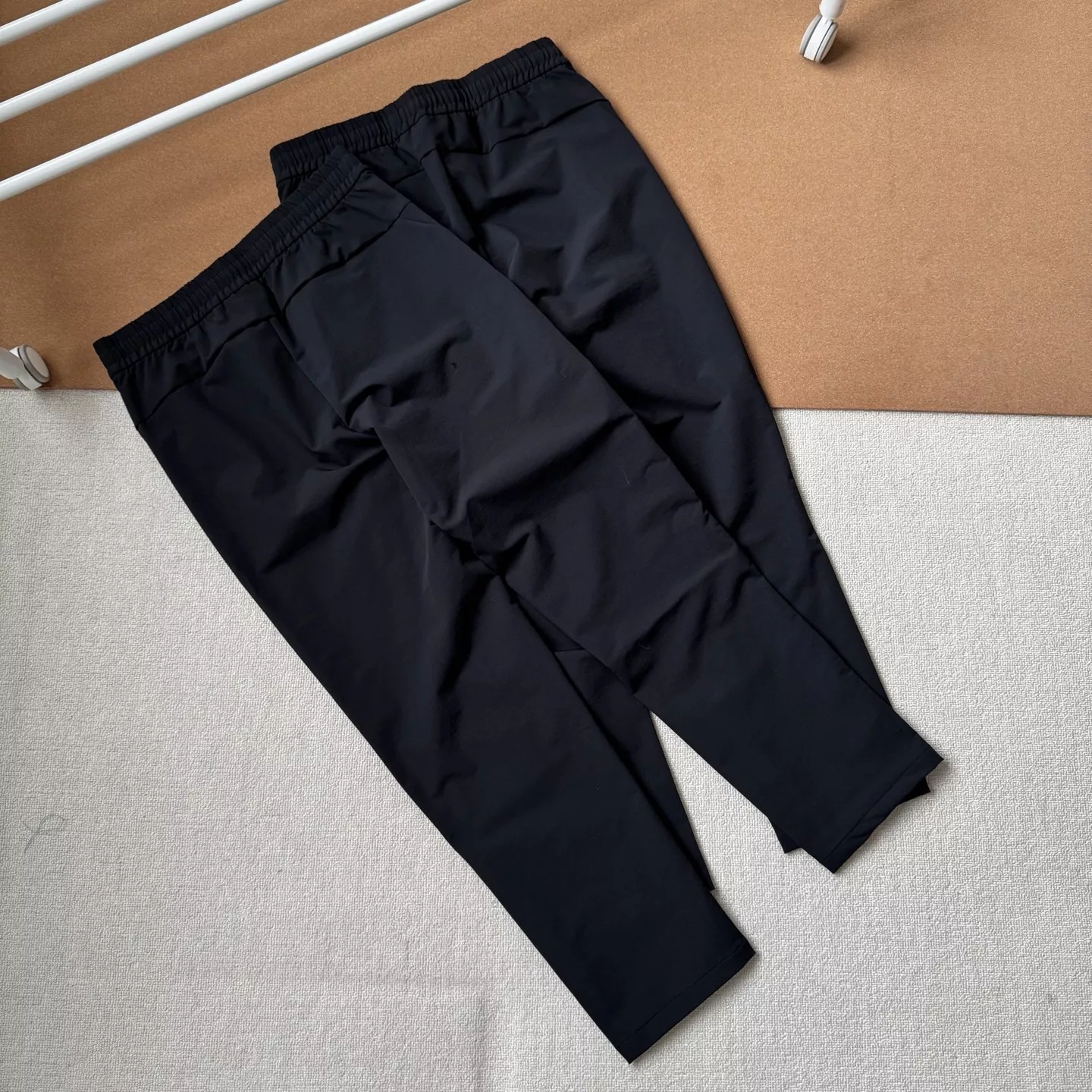 휠라 우븐 일자핏 남녀공용 트레이닝 팬츠 상세 이미지 5