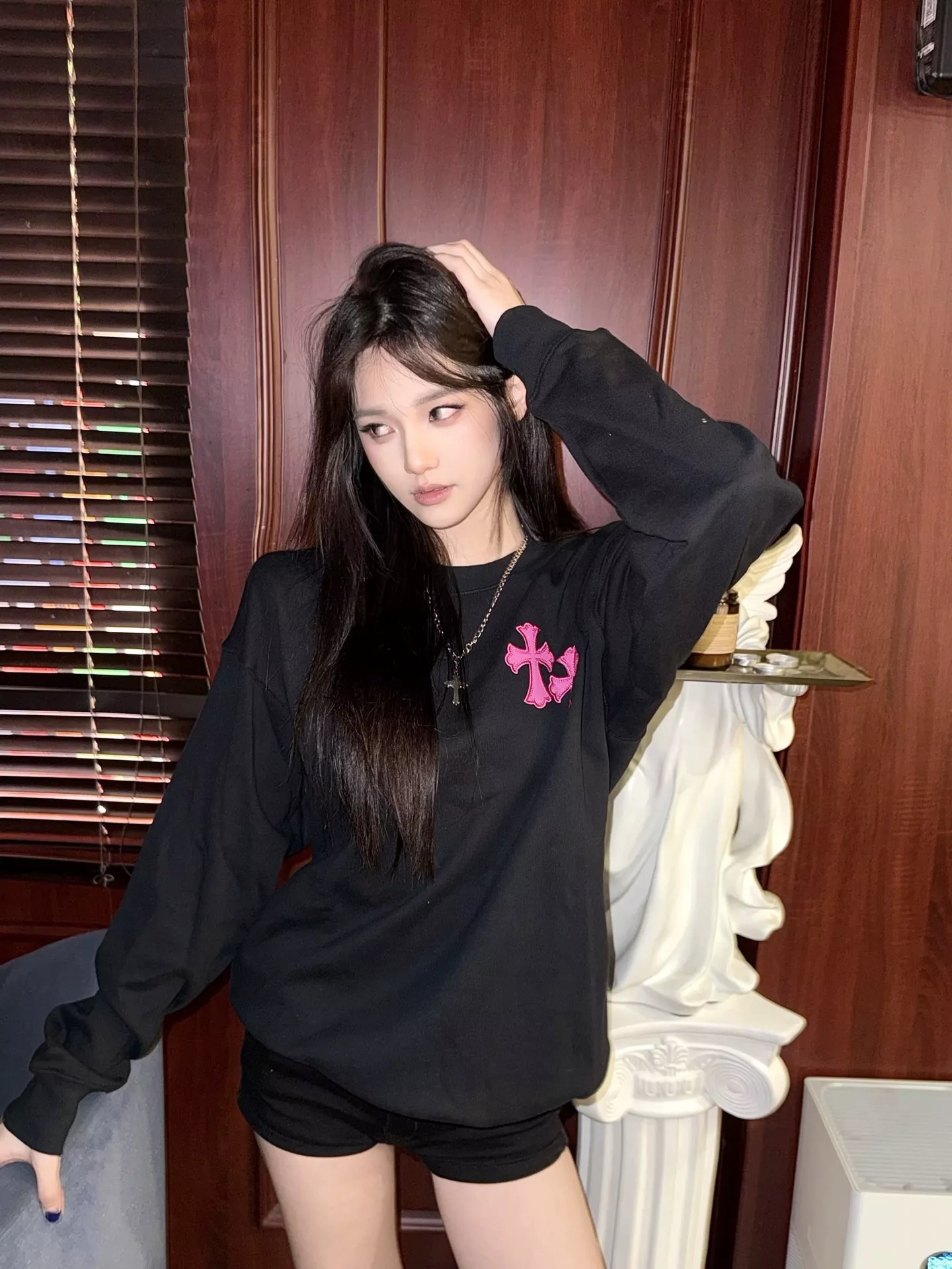 크롬하츠 십자가 자수 남녀공용 맨투맨 티셔츠 상세 이미지 28