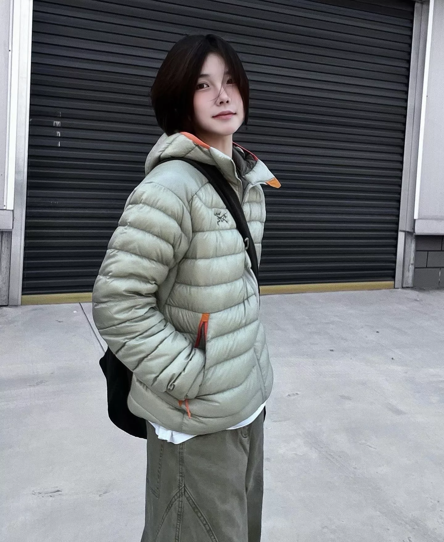 아크테릭스 경량 구스다운 후드 남녀공용 쇼트 패딩 상세 이미지 33