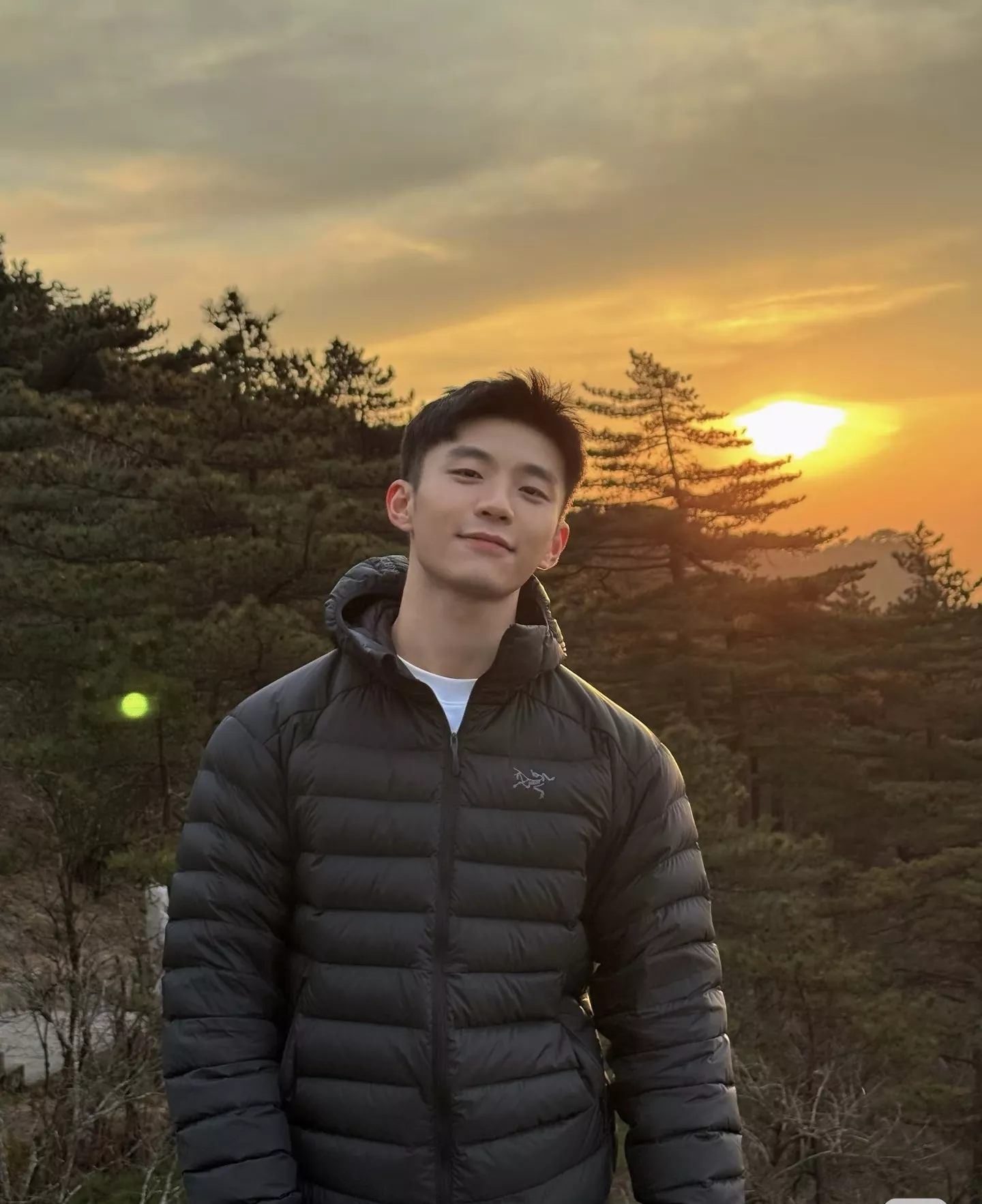 아크테릭스 경량 구스다운 후드 남녀공용 쇼트 패딩 상세 이미지 39