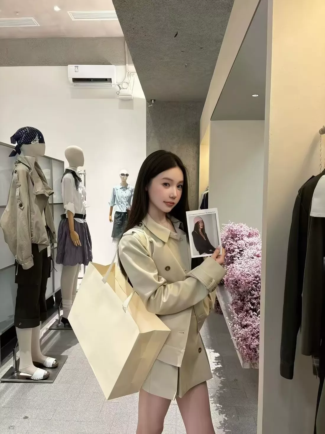 노브랜드 더블 버튼 칼라 플리츠 여성용 투피스 상세 이미지 35