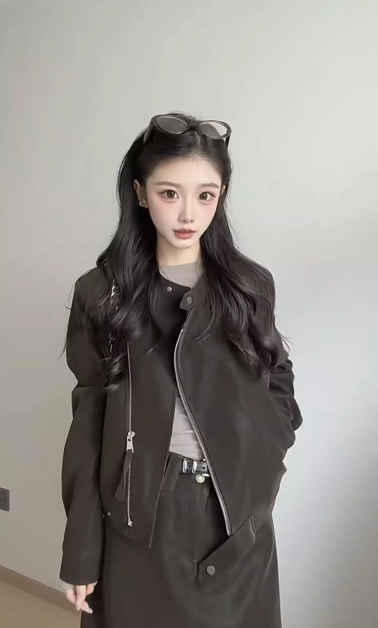 노브랜드 무광 인조가죽 집업 여성용 투피스 상세 이미지 34