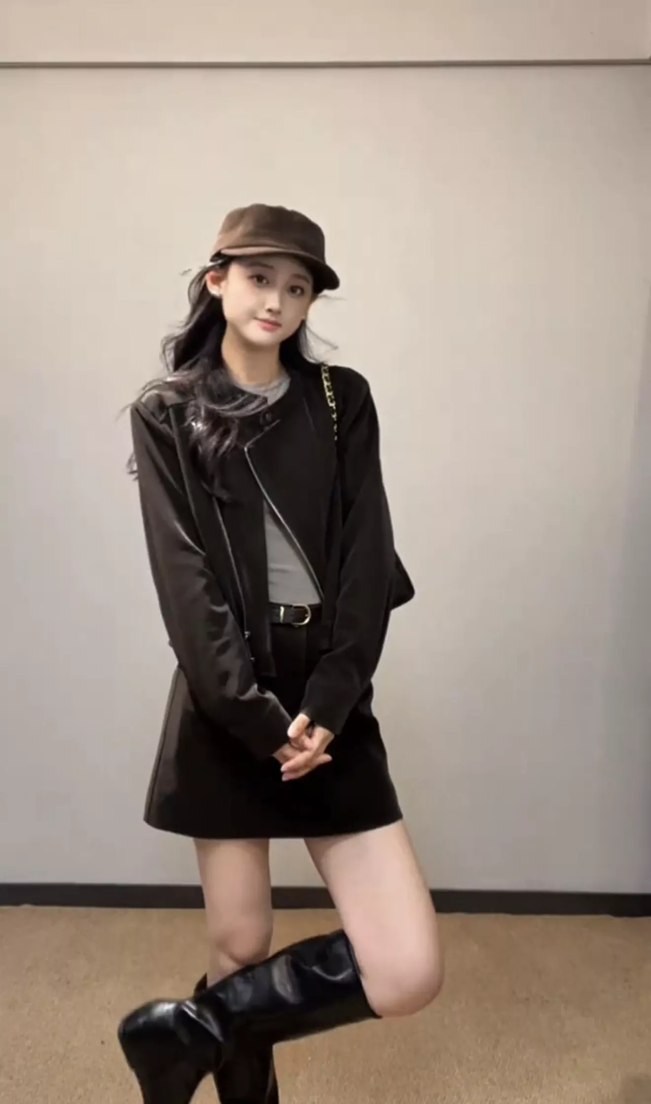 노브랜드 무광 인조가죽 집업 여성용 투피스 상세 이미지 35