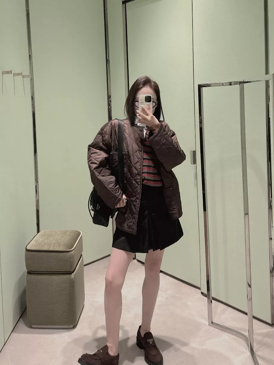 프라다 퀼팅 나일론 여성용 버튼 재킷 상세 이미지 17