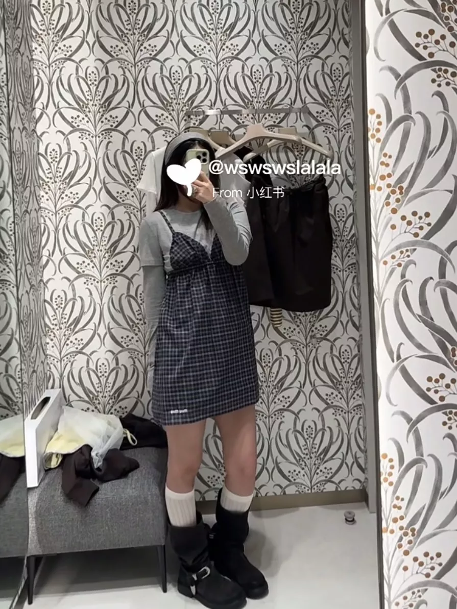 미우미우 체크 배색 긴소매 여성용 원피스 상세 이미지 13