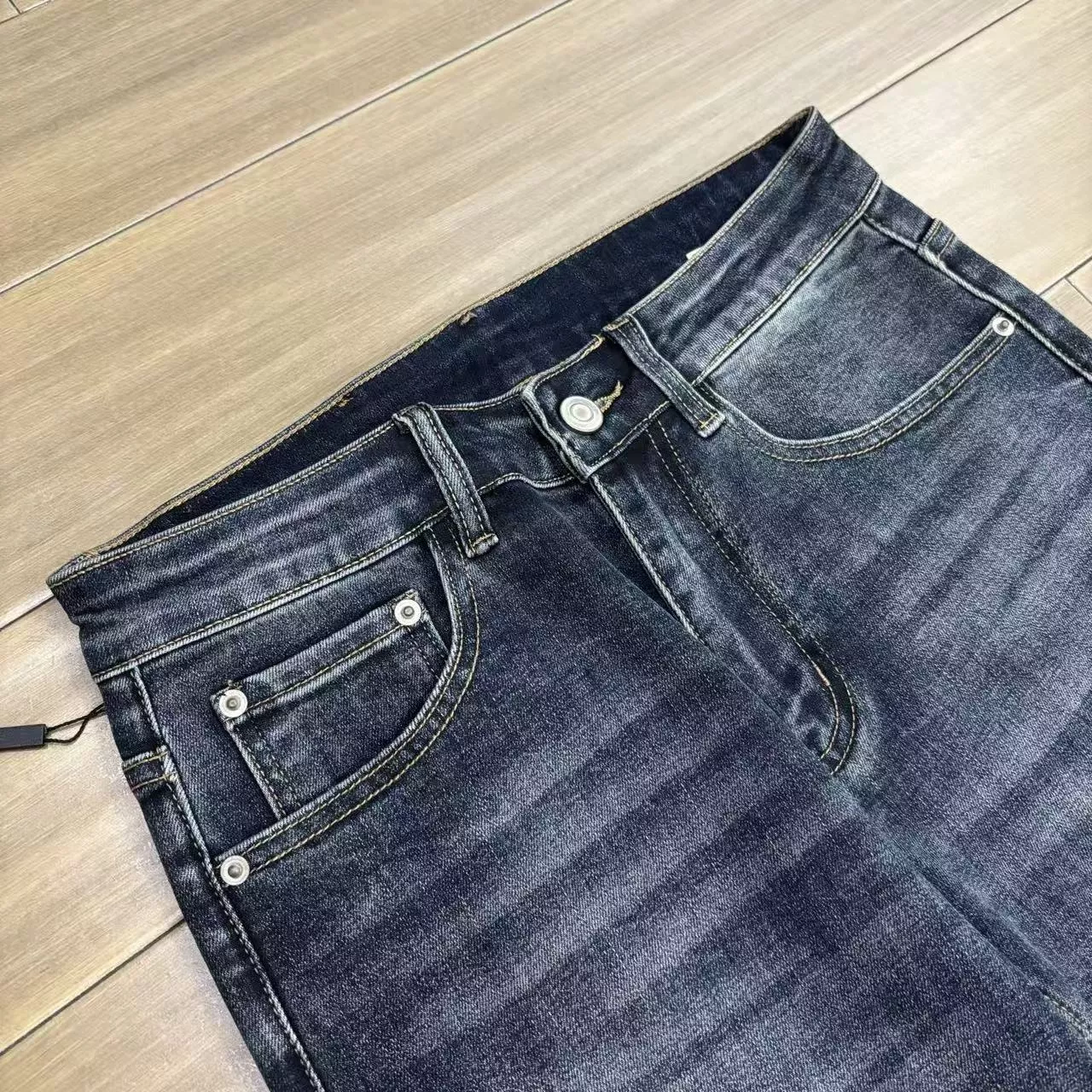 몽클레어 워싱 일자핏 남녀공용 데님 팬츠 상세 이미지 3