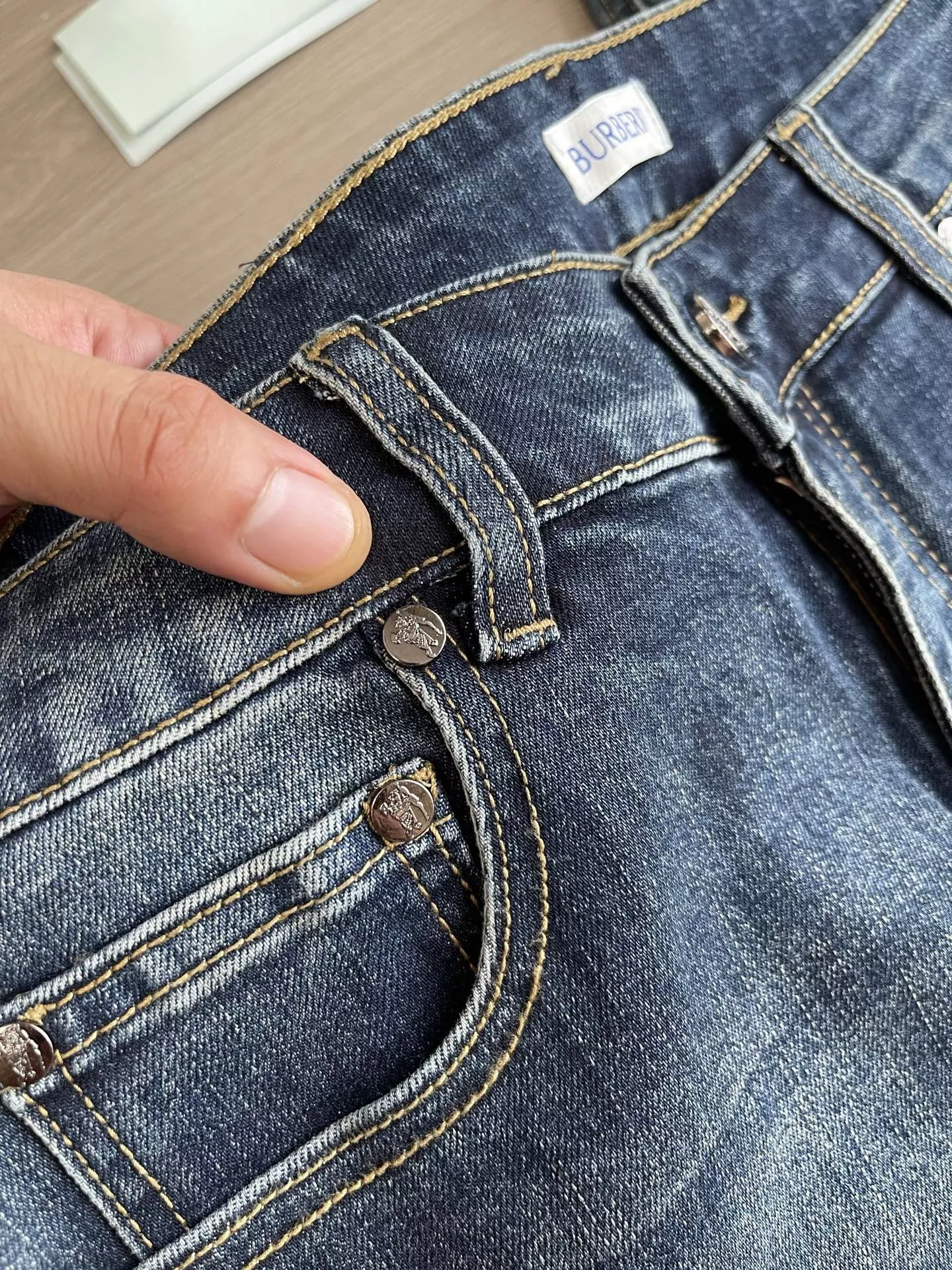 버버리 워싱 자수 남녀공용 데님 팬츠 상세 이미지 8