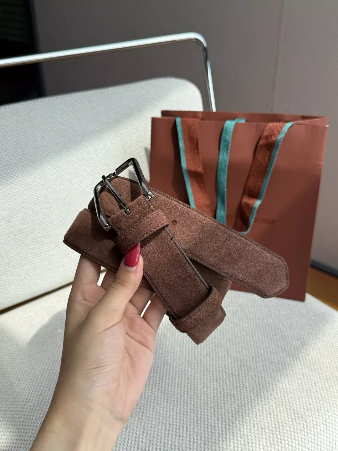 로로피아나 스웨이드 사각 버클 남성용 가죽 벨트 상세 이미지 18