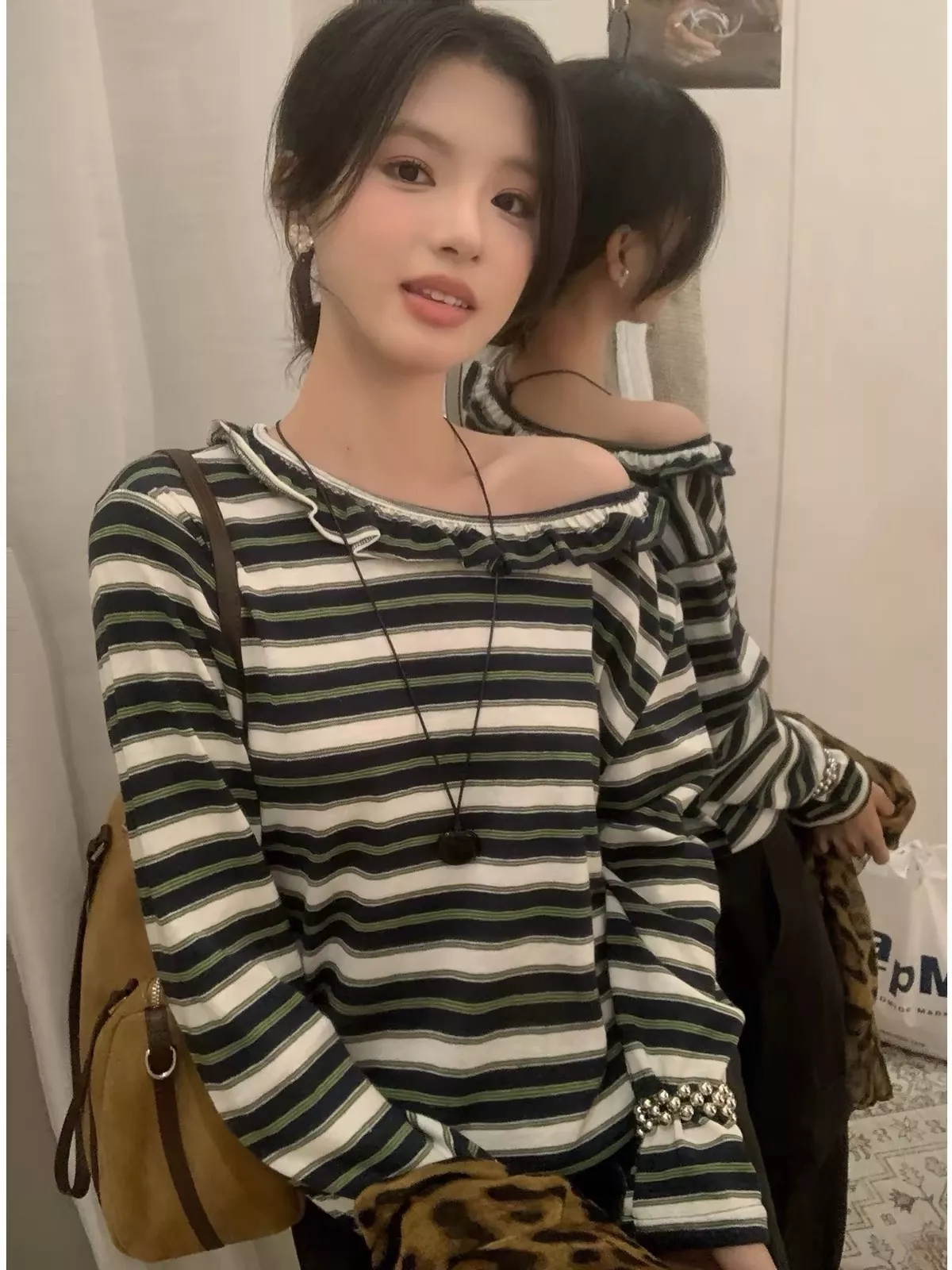노브랜드 스트라이프 프릴 여성용 긴소매 티셔츠 상세 이미지 32