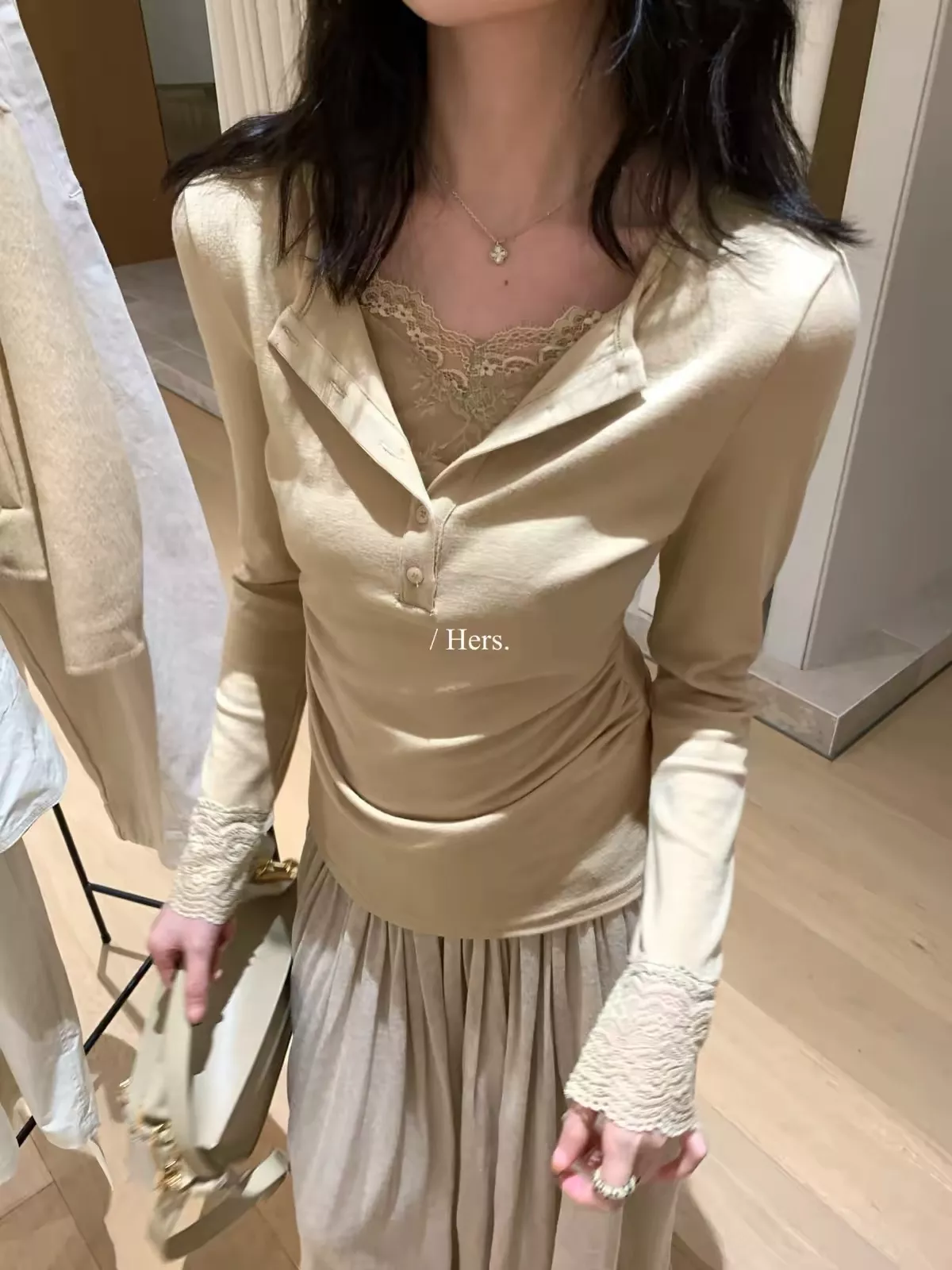 노브랜드 레이스 레이어드 여성용 긴소매 티셔츠 상세 이미지 42