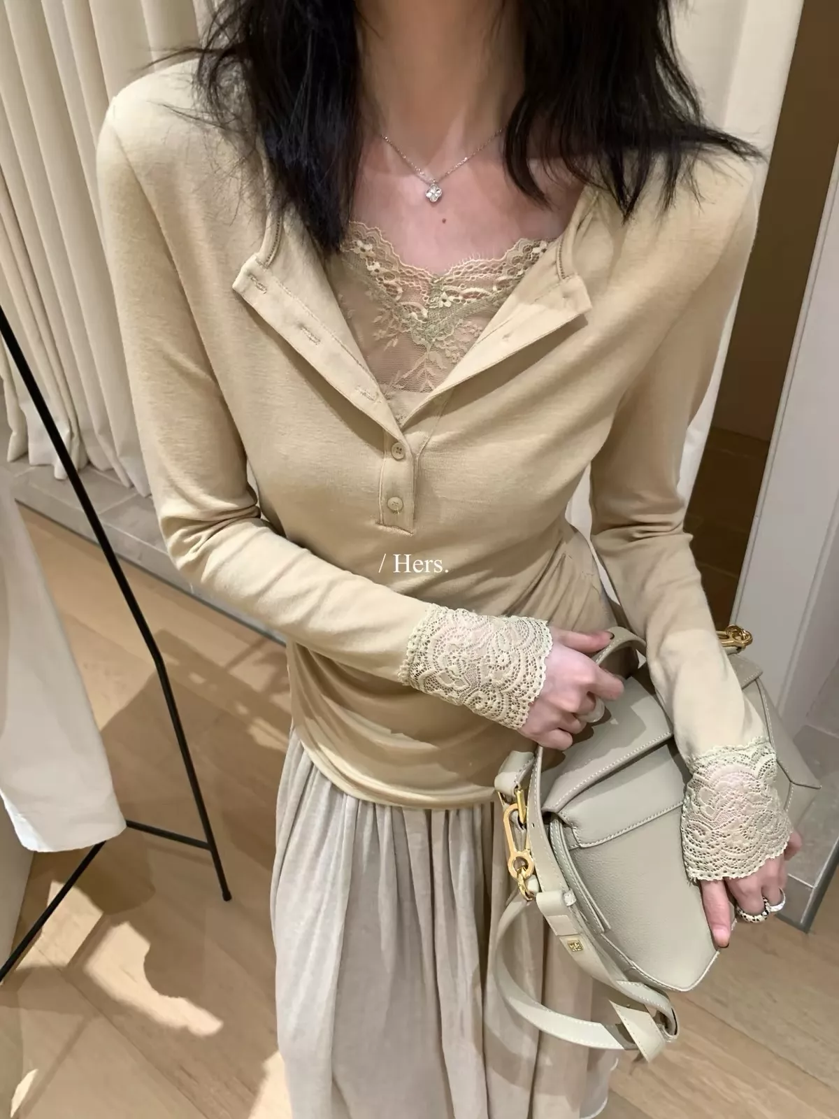 노브랜드 레이스 레이어드 여성용 긴소매 티셔츠 상세 이미지 45