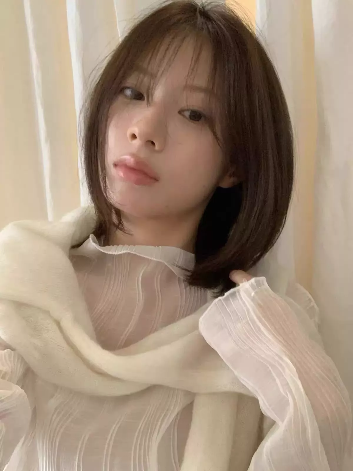 노브랜드 물결 프릴 시스루 여성용 긴소매 티셔츠 상세 이미지 17