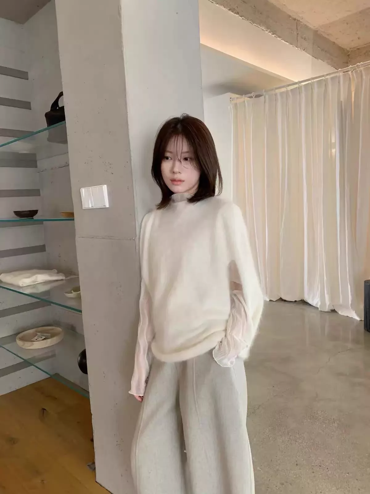 노브랜드 물결 프릴 시스루 여성용 긴소매 티셔츠 상세 이미지 18