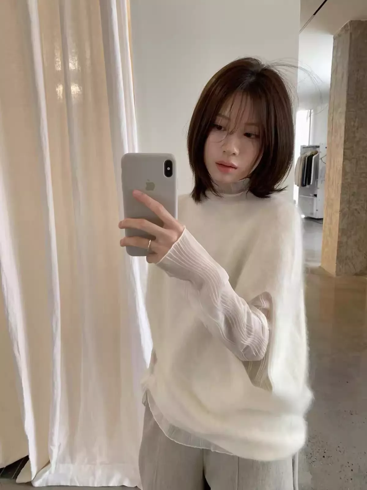 노브랜드 물결 프릴 시스루 여성용 긴소매 티셔츠 상세 이미지 19