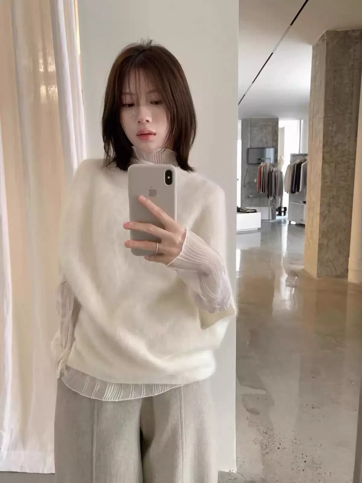 노브랜드 물결 프릴 시스루 여성용 긴소매 티셔츠 상세 이미지 22