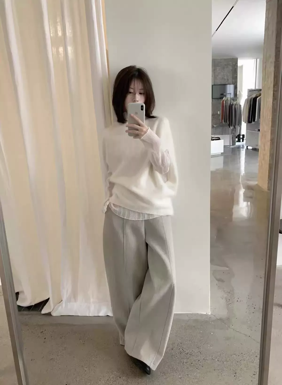 노브랜드 물결 프릴 시스루 여성용 긴소매 티셔츠 상세 이미지 23