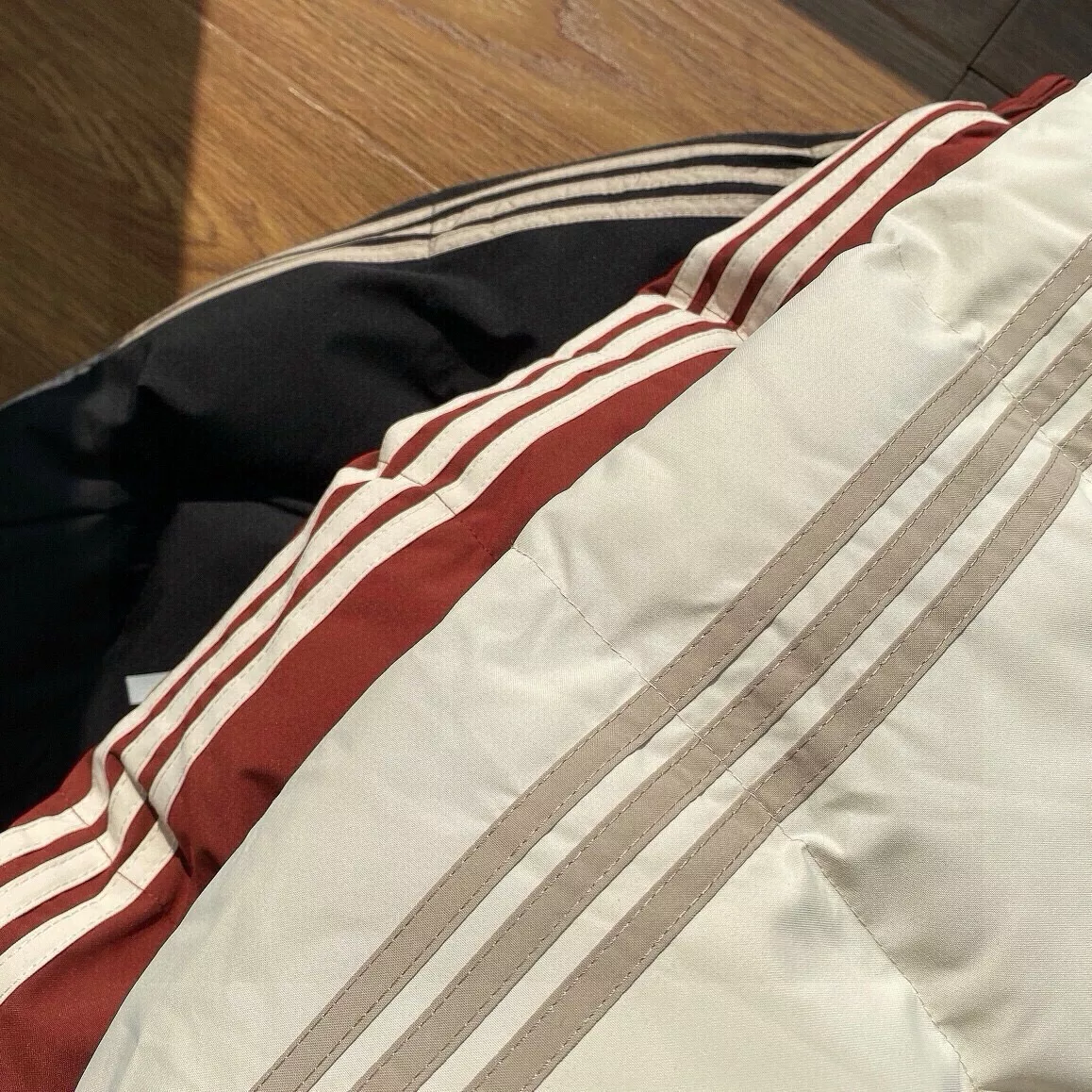 아디다스 삼선 후드 도톰한 남녀공용 쇼트 패딩 상세 이미지 7