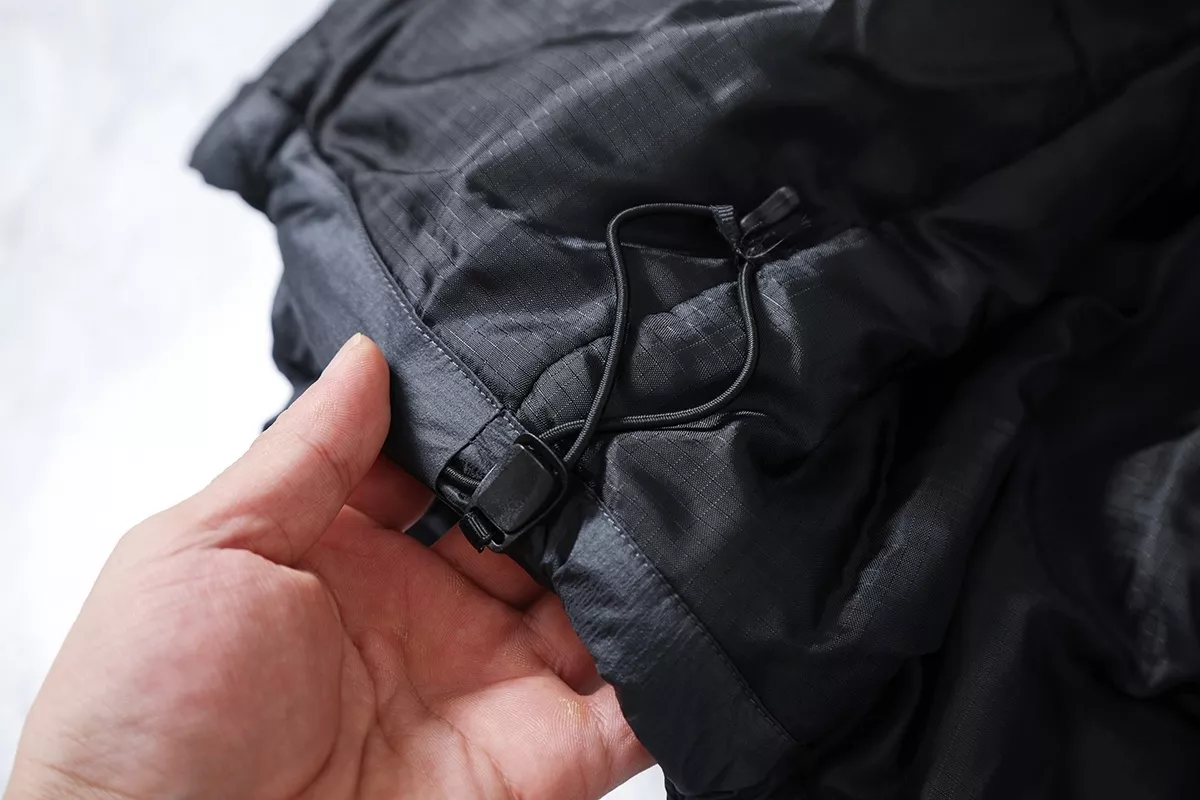 아크테릭스 옆면 신축 패널 남녀공용 쇼트 패딩 상세 이미지 17