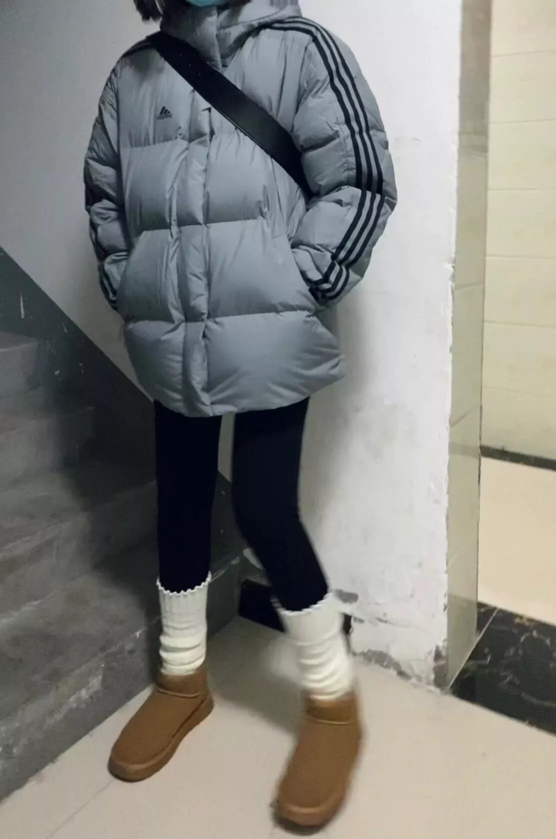 아디다스 후드 드롭 숄더 남녀공용 쇼트 패딩 상세 이미지 21