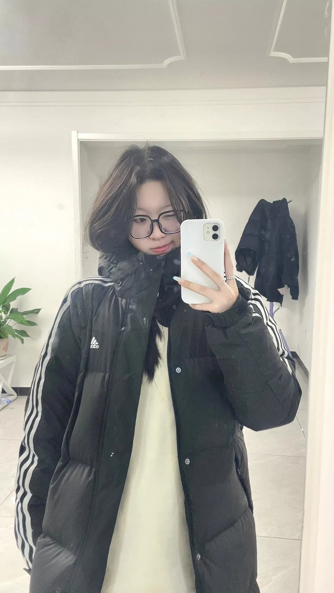 아디다스 후드 드롭 숄더 남녀공용 쇼트 패딩 상세 이미지 24