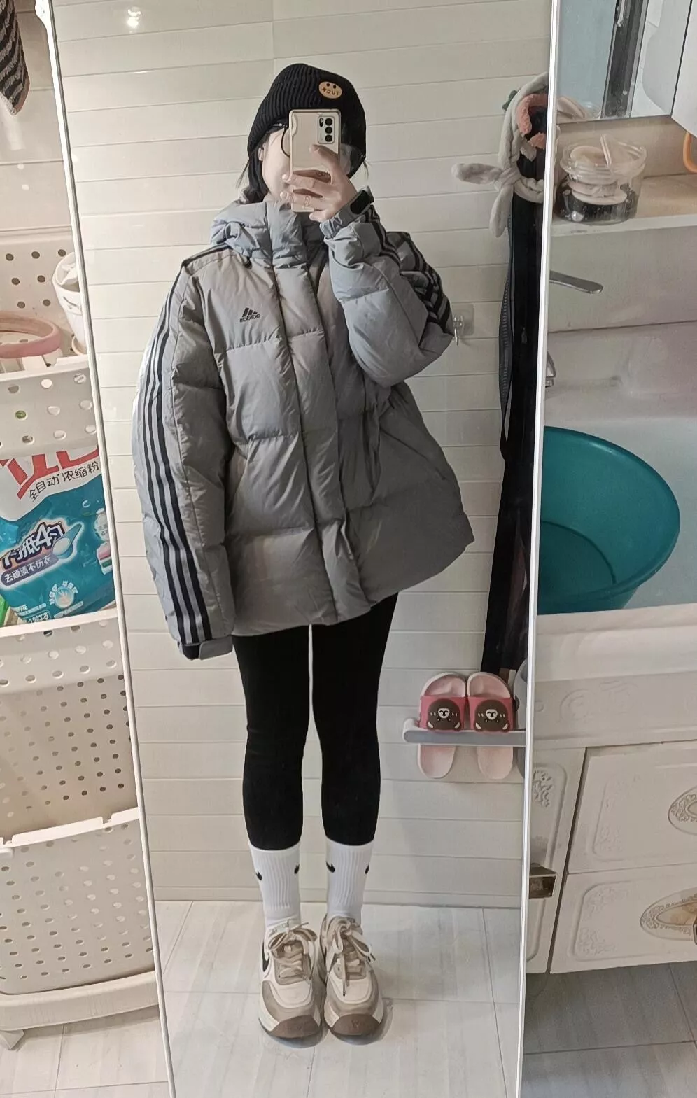 아디다스 후드 드롭 숄더 남녀공용 쇼트 패딩 상세 이미지 26