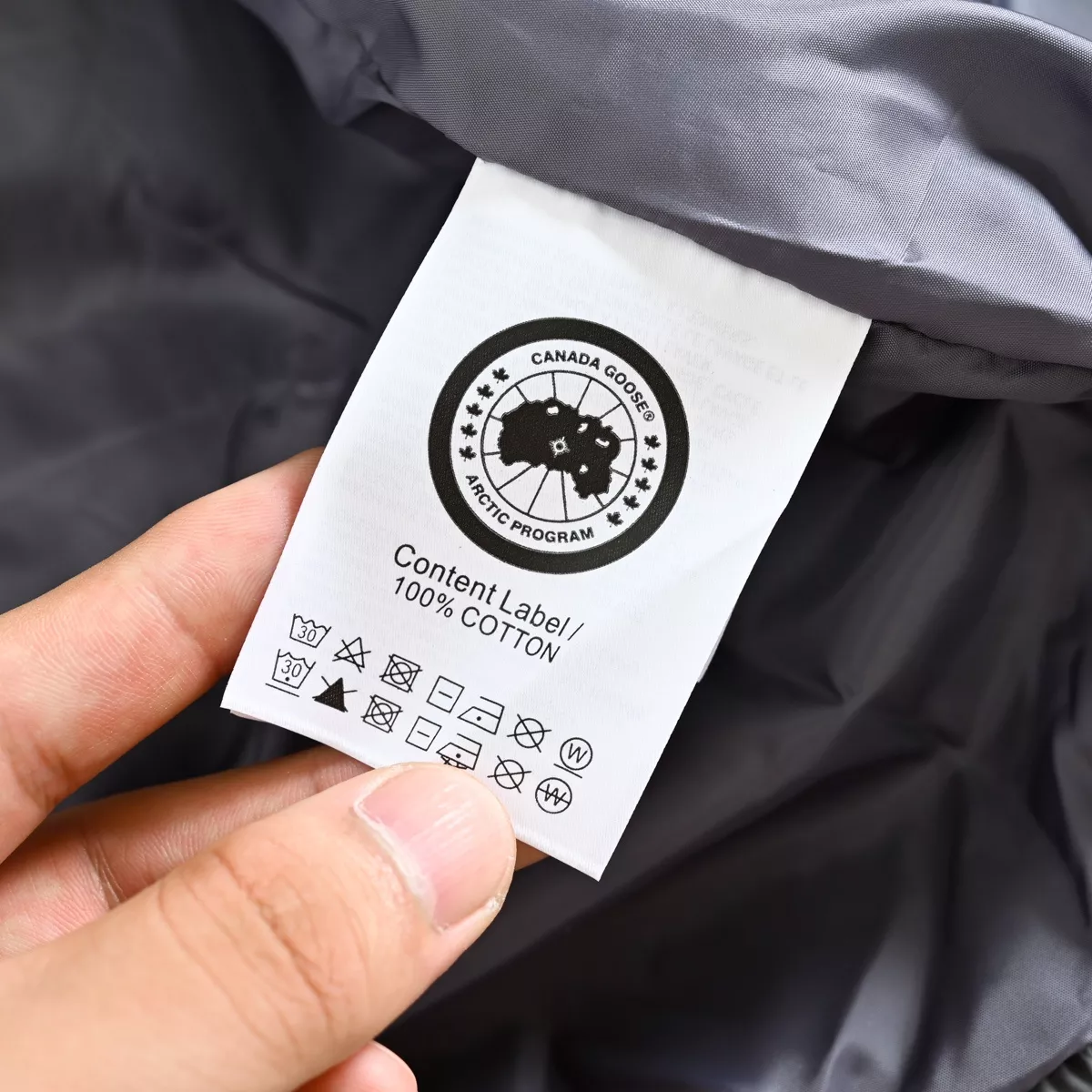 캐나다구스 경량 후드 퀼팅 남녀공용 쇼트 패딩 상세 이미지 18
