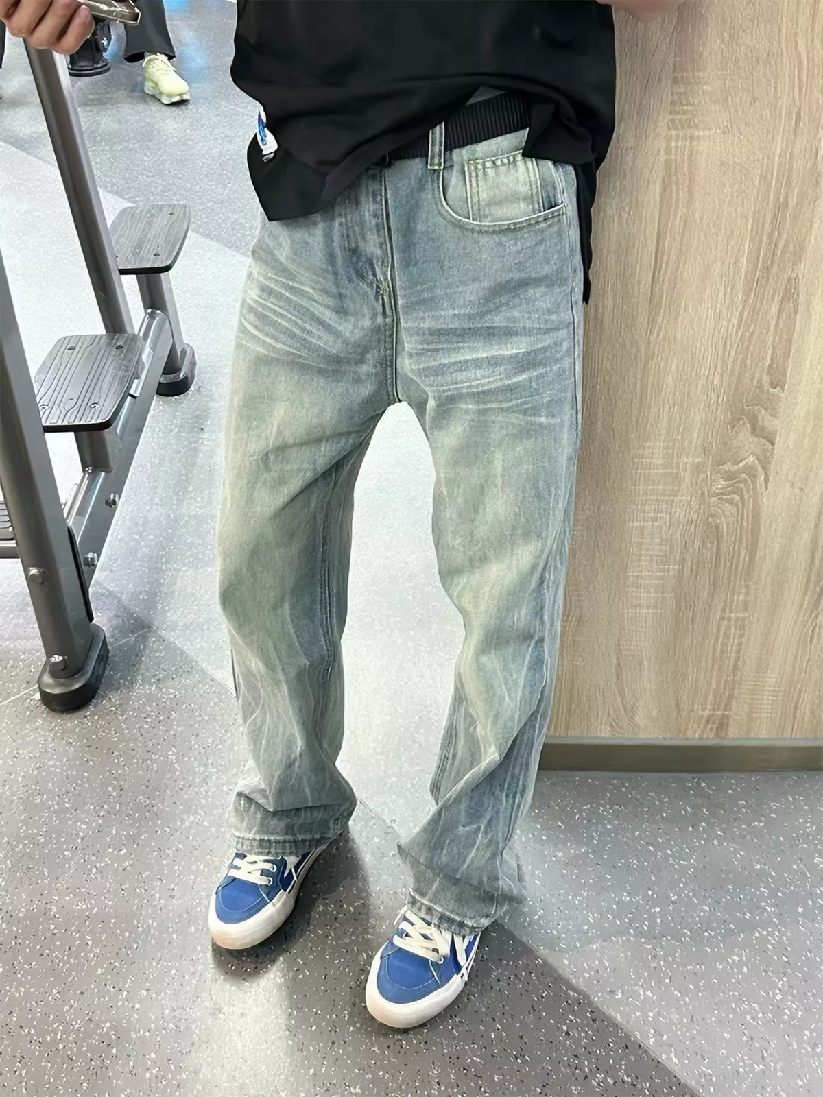 발렌시아가 워싱 주름 미세 플레어 남녀공용 데님 팬츠 상세 이미지 10