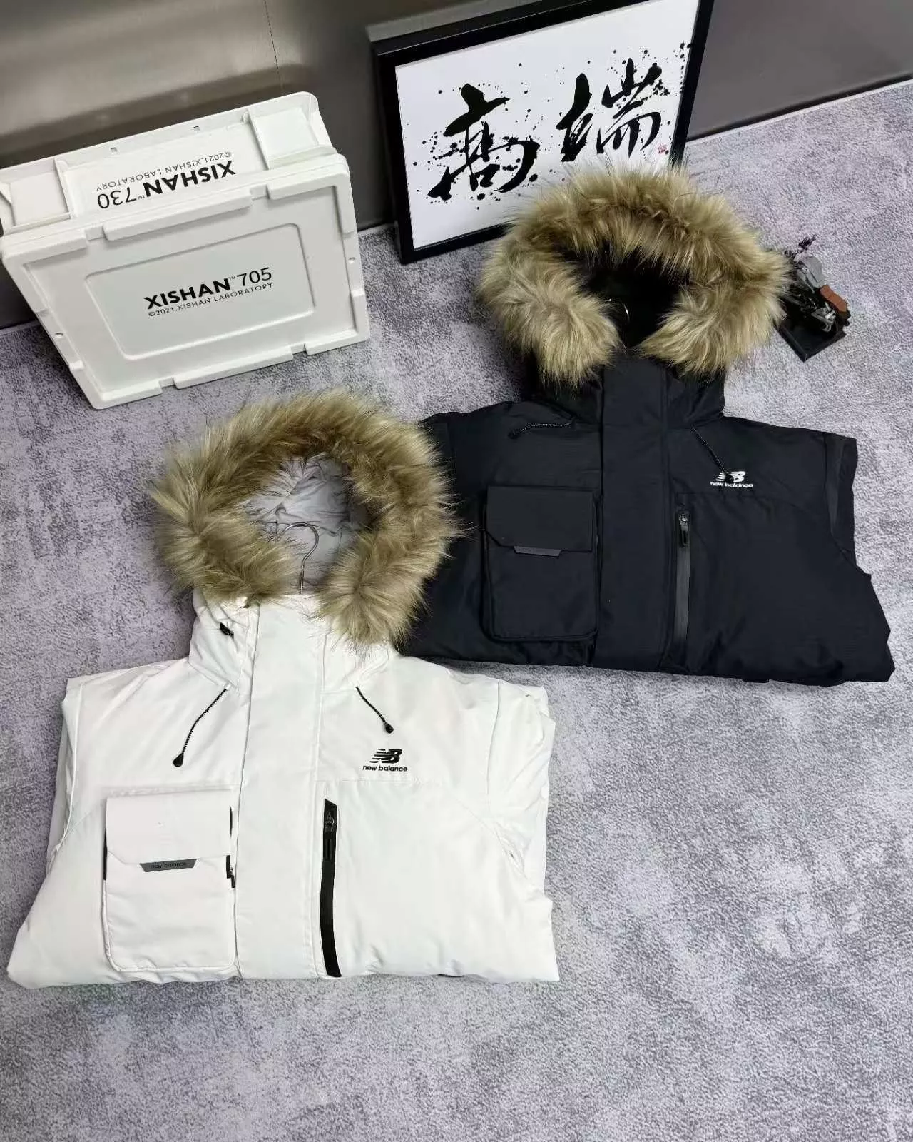 뉴발란스 퍼 칼라 덕다운 남녀공용 미들 패딩 상세 이미지 25